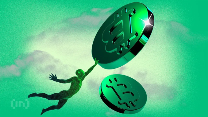 Bitcoin Price Eyes Flag Breakout To $122,000 Despite One Risk